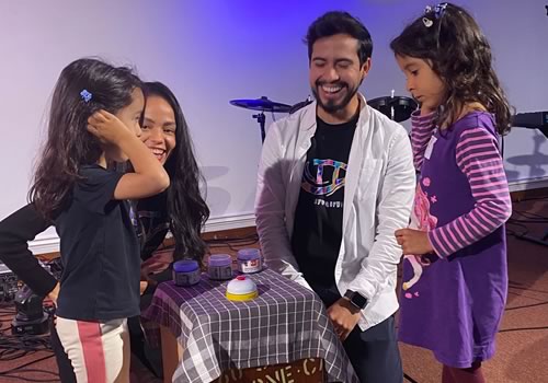 Bíblia com alegria - Crianças - Refuginho - Nosso Refúgio