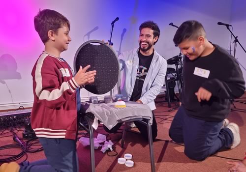 Bíblia com alegria - Crianças - Refuginho - Nosso Refúgio